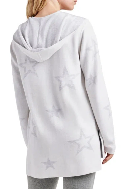 Splendid Sydney Star Print Reversible Open Front Hooded Cardigan In Pale Oak Stars
