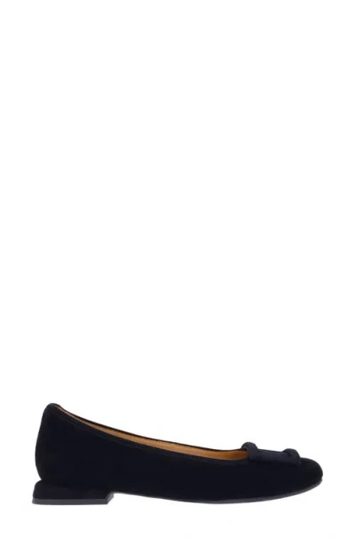 L'amour Des Pieds Tallulah Flat In Black