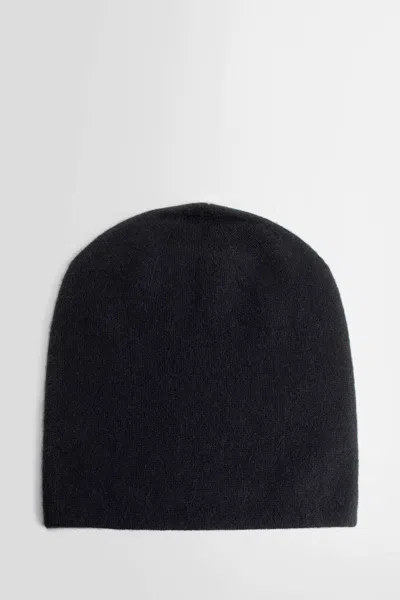 Warm-me Knitted Beanie In Black