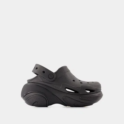 Crocs Classic Platform Glitter Sandals In Black
