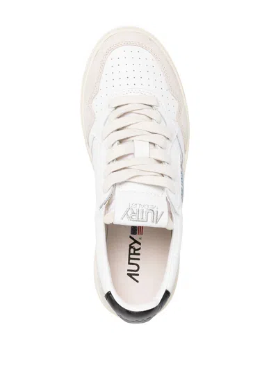 Autry Medalist Low Sneakers In Two - Tone Leather And Suede With Lettering Game Set Match