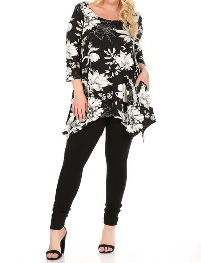 White Mark Plus Size Floral Scoop Neck Tunic Top With Pockets In Black In Black