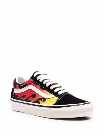 Vans Old Skool Low Top Sneaker In Black