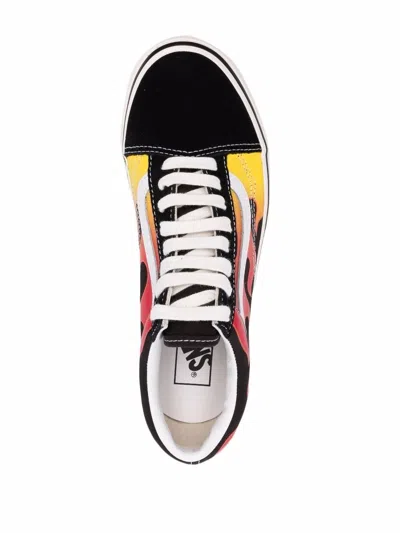 Vans Old Skool Low Top Sneaker In Black