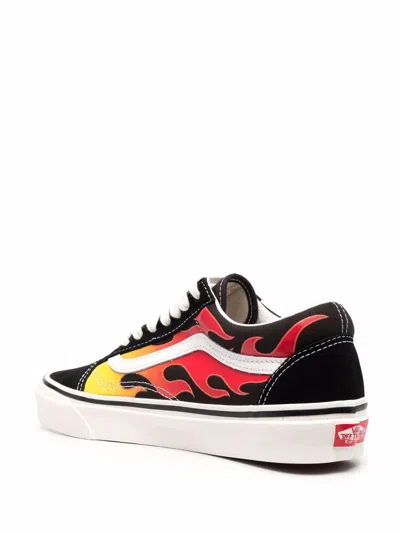 Vans Old Skool Low Top Sneaker In Black