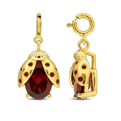 Mimi & Max 2 1/3ct Tgw Oval-cut Garnet White Topaz Beetle Pendant Yellow Silver In Red