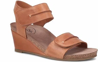 Taos Women's Reason Sandals In Caramel In Brown