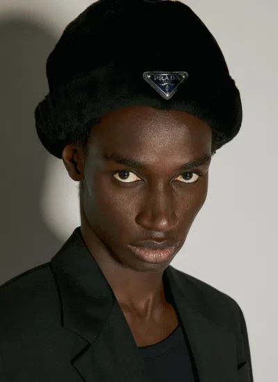 Prada Logo Plaque Shearling Hat In Black