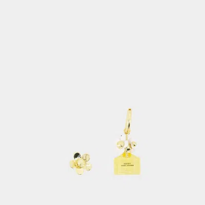 Shop Marc Jacobs Mini Icon Daisy Earrings In Gold