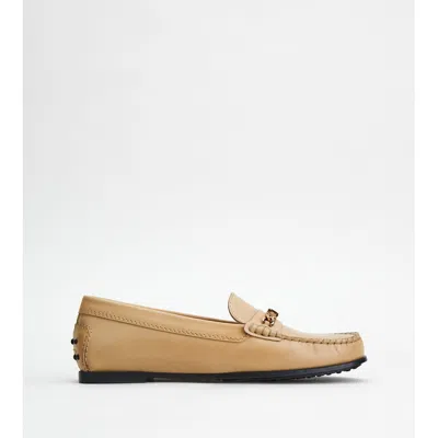 Tod's City Gommino Driving Shoes In Leather In Beige