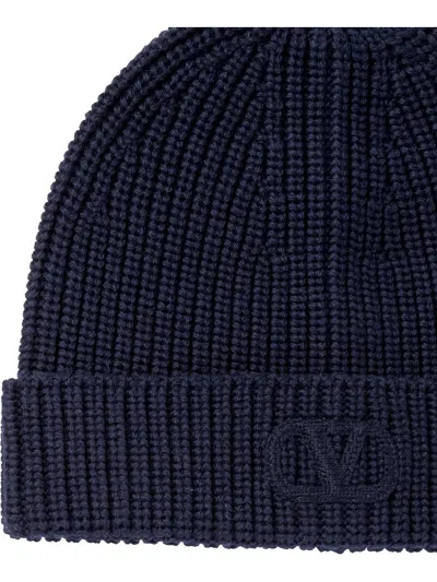 Valentino Garavani Valentino Vlogo Knitted Beanie In Black