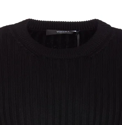 Versace Maglia Girocollo Buckle Look Sfilata In Black