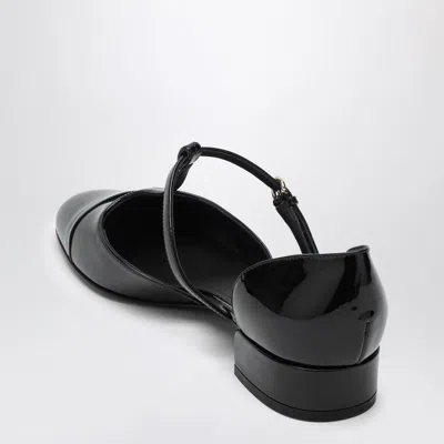 Ferragamo Elegant Patent Leather Ballet Flats With Golden Accents In Black