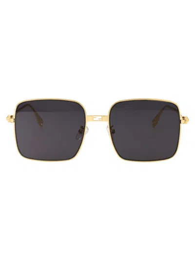 Shop Fendi Sunglasses Fe40123 U 30 A