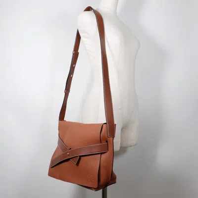 Pre-owned Loewe Messenger Brown Leather Shoulder Bag ()