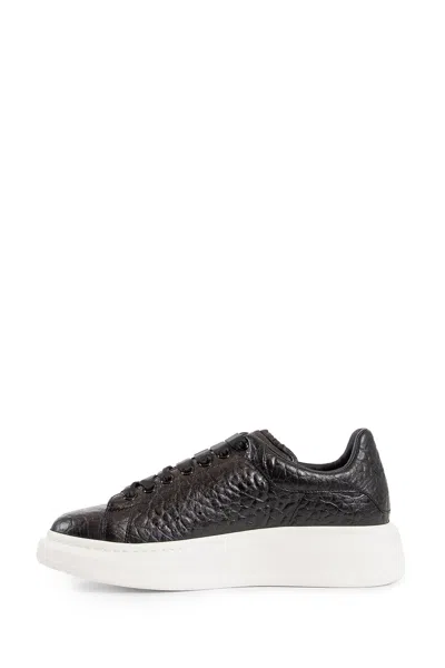 Shop Alexander Mcqueen Man Black Sneakers