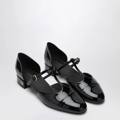 Ferragamo Elegant Patent Leather Ballet Flats With Golden Accents