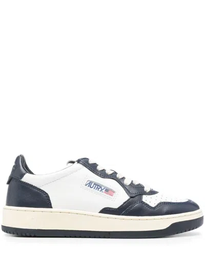 Autry Medalist Low Leather Sneakers In Black