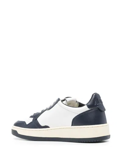 AUTRY AUTRY MEDALIST LOW LEATHER SNEAKERS 