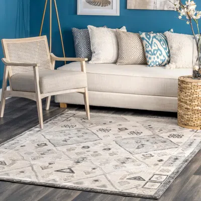 Nuloom Hunter Tribal Area Rug