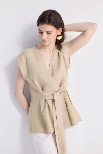 Reistor Power Moves Short Sleeve Top In Neutral Beige In Gold
