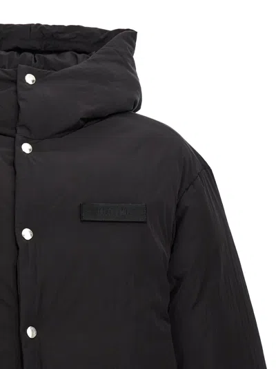 Jacquemus Logo Patch Hooded Puffer Jacket In Black