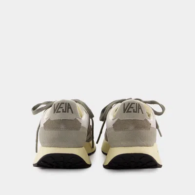 Veja Paulistana Alveomesh Sneakers In Grey