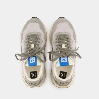 Veja Paulistana Alveomesh Sneakers In Grey