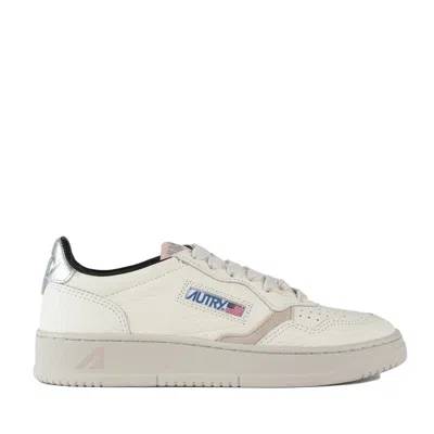 Autry Medalist Elephant Low-top Sneakers In White