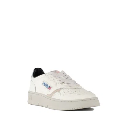 Autry Medalist Elephant Low-top Sneakers In White