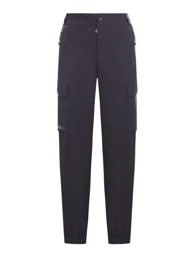 Moncler Pants In Technical Fabric In Negro