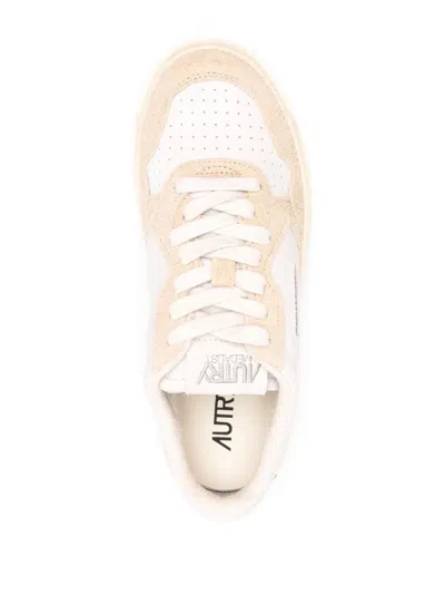 Autry Low Platform Sole Suede Sneakers In Neutral