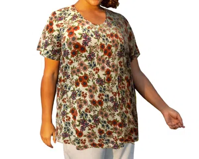 On The Plus Side Printed Scoop Neck Short Sleeve Taylor Tunic - Plus Size In White Ground Floral In Multi