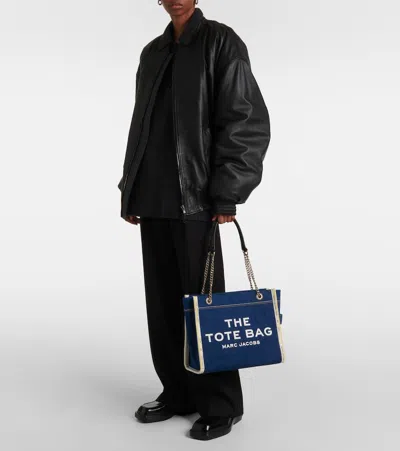 Marc Jacobs The Denim Chain Medium Tote Bag In Blue
