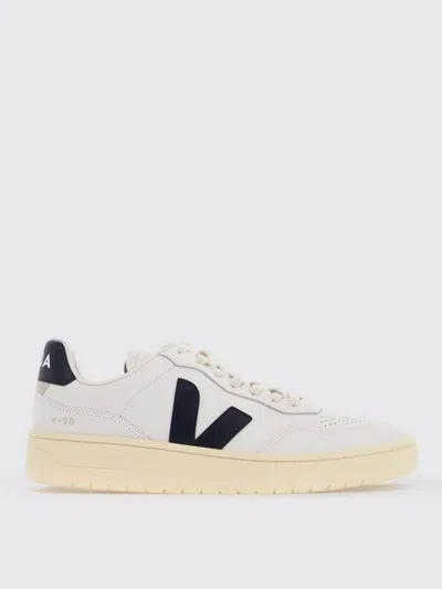 Veja V-90 Mixed Leather Low-top Sneakers In Weiss