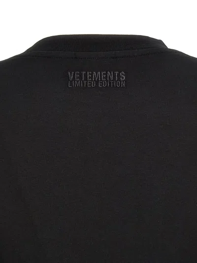 Vetements Embroidered Logo Asymmetrical Hem Dress In Black