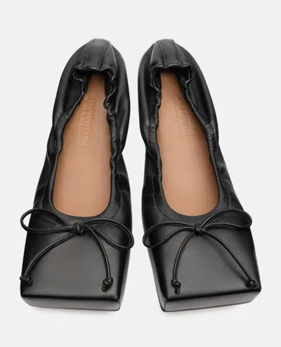 Jacquemus Flats In Black