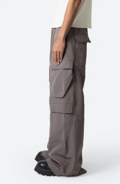 Mnml Rave Oversize Double Cargo Pocket Pants In Brown
