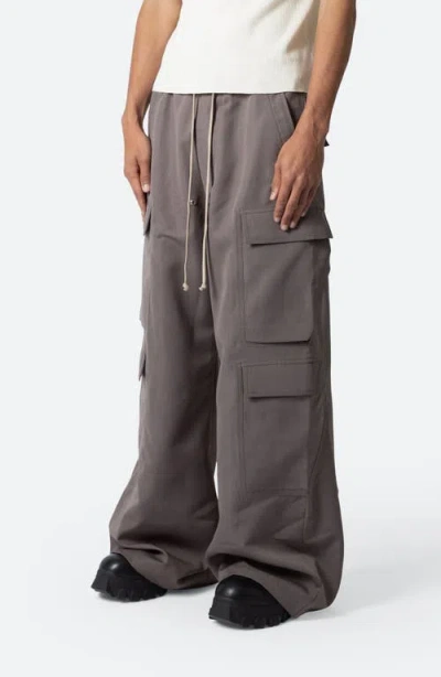 Mnml Rave Oversize Double Cargo Pocket Pants In Brown