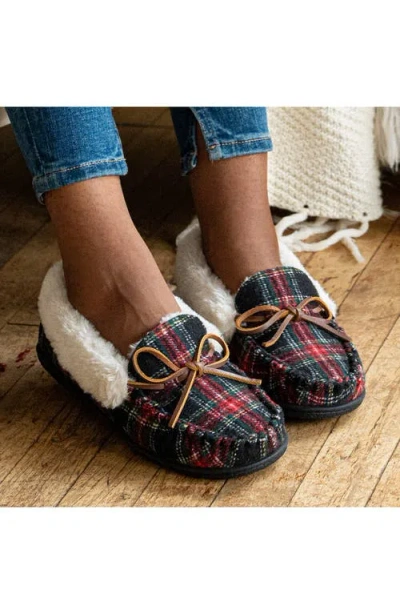 Minnetonka Camp Faux Fur Lined Moccasin Slipper In Black Tartan Plaid