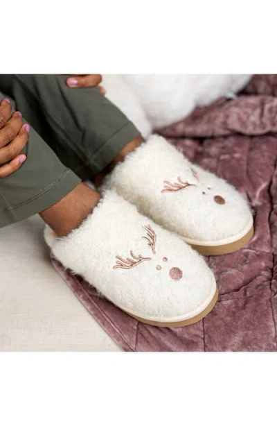 Minnetonka Reindeer Wool Blend Scuff Slipper In Stone