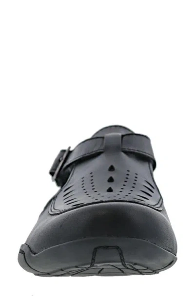 Ros Hommerson Cameo Flat In Black Leather