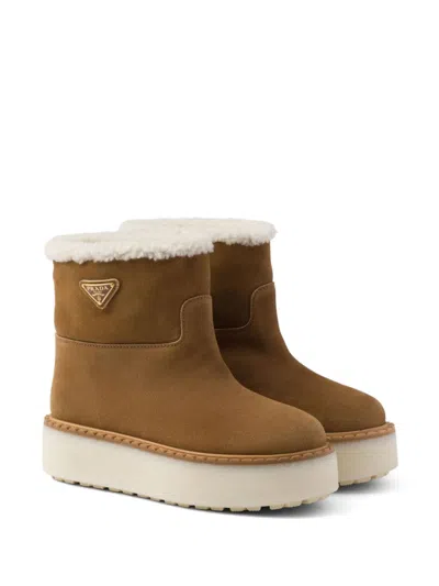 Prada Triangle Logo Suede Snow Boots In 褐色