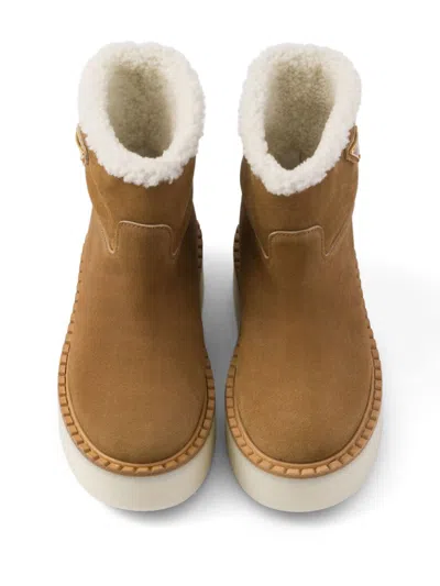 Prada Triangle Logo Suede Snow Boots In 褐色
