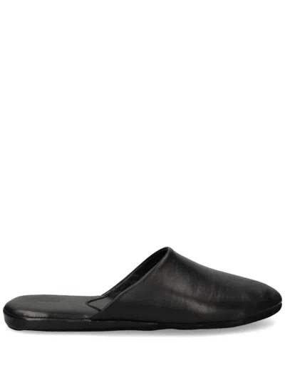 Hugo Boss Leather Slippers In 黑色