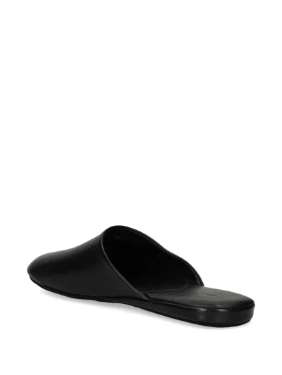 Hugo Boss Leather Slippers In 黑色