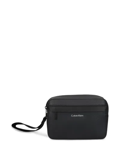 Shop Calvin Klein Logo-print Wash Bag In 黑色