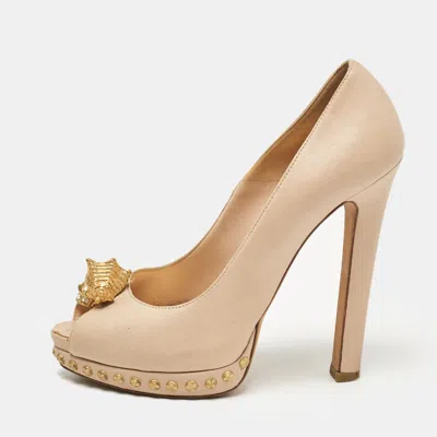 Pre-owned Alexander Mcqueen Beige Leather Skull Detail Studded Platform Peep Toe Pumps Size 37.5