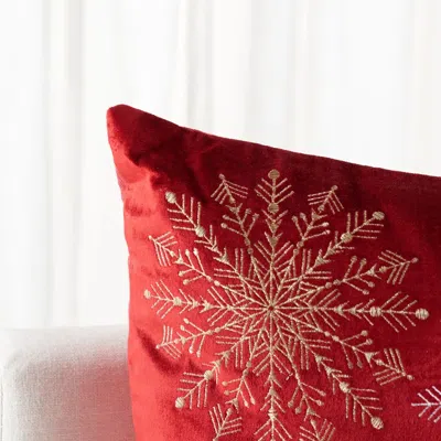 Safavieh Cinthia Snowflake Pillow