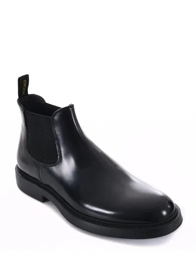 Doucal's Black Leather Ankle Boot In Blue